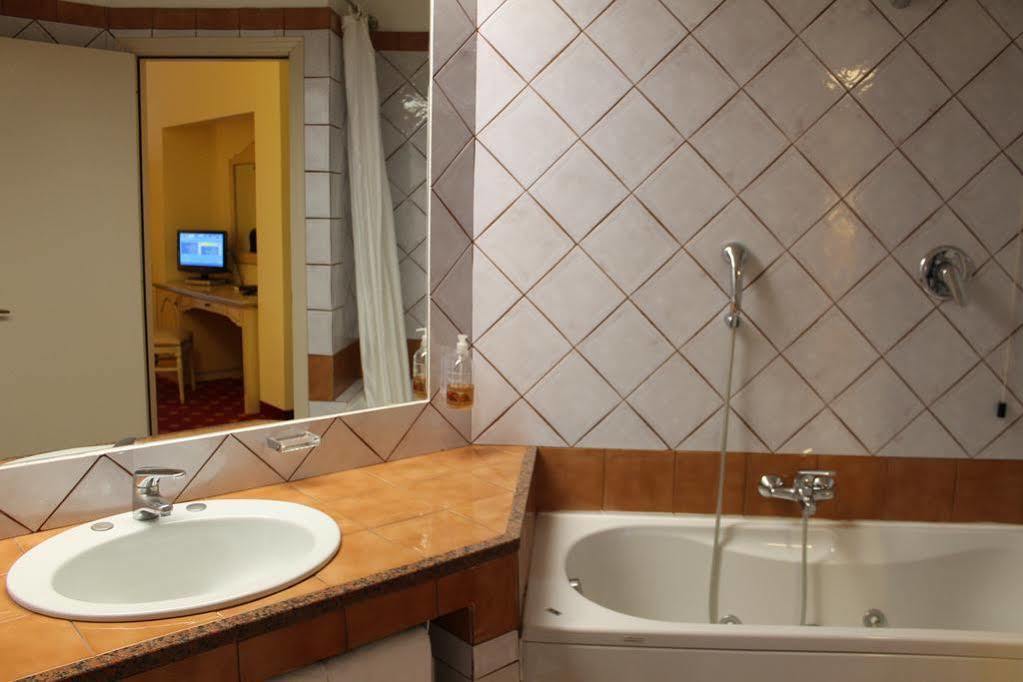 Hotel Grillo Assemini Zewnętrze zdjęcie