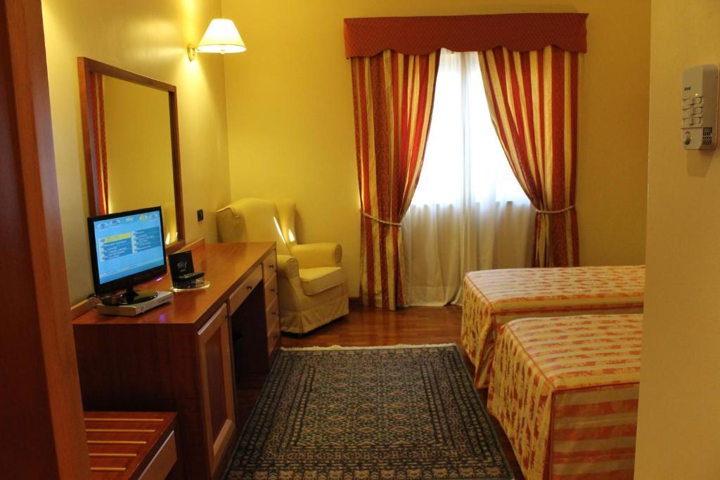 Hotel Grillo Assemini Pokój zdjęcie