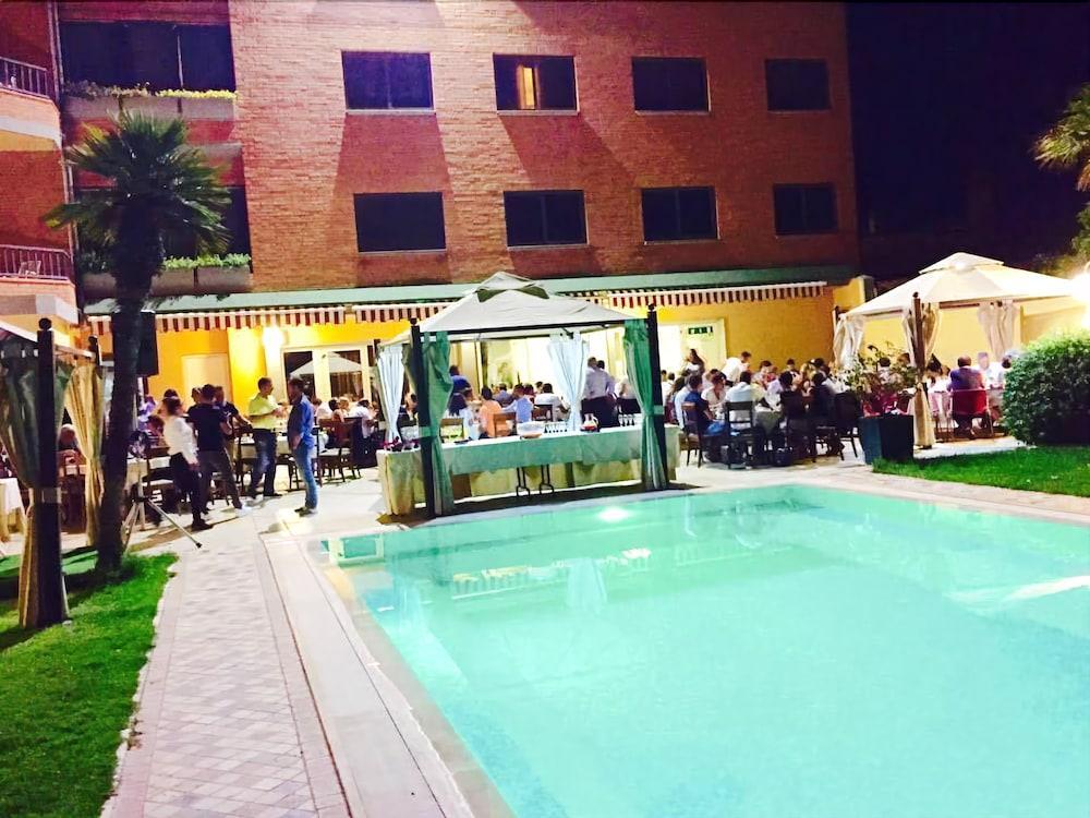 Hotel Grillo Assemini Zewnętrze zdjęcie